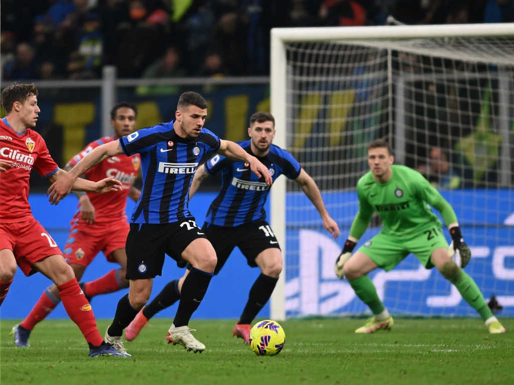 优的战术执 优的战术执